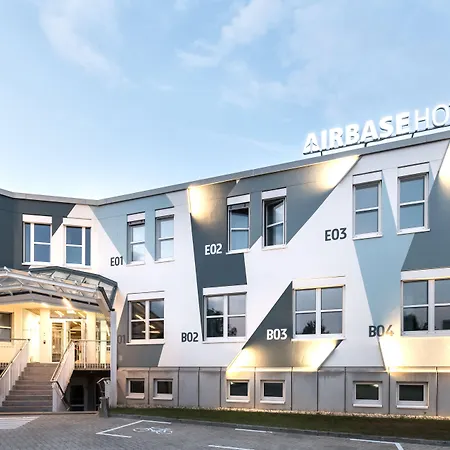 Hotel Airbase 3*