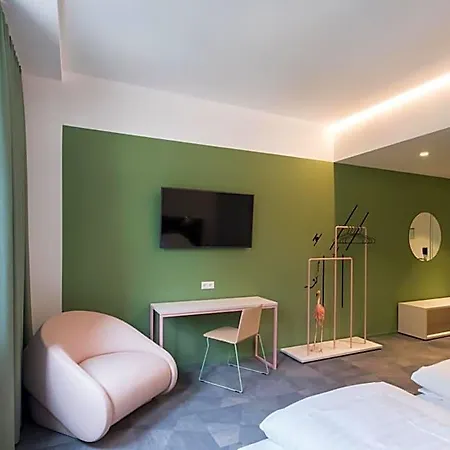 Airbase Hotel 3*